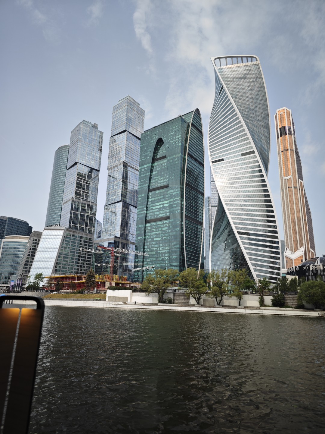 Большое спасибо за прекрасную, познавательную прогулку! Удобно, что используются радиогиды, рассказ слышно в любом месте речного