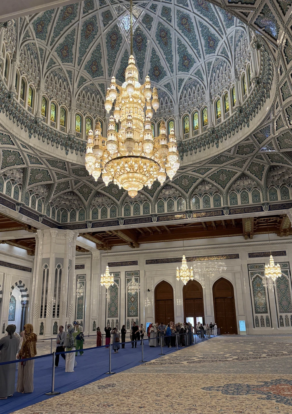 Экскурсия прошла на Ура! Огромное спасибо нашему гиду Айбару. Показал нам Маскат во всей красе, а