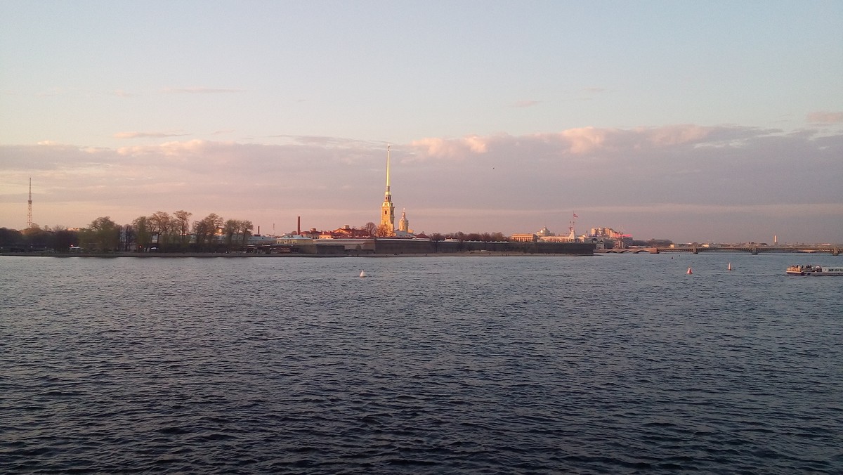 Фото 3 - Экскурсия: "Обзорная экскурсия по Петербургу. Ансамбль Биржевой площади"
