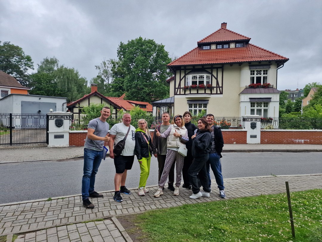 Супер! Были компанией,понравилось абсолютно всё! Артём встретил нас в аэропорту и наше знакомство с Калининградом началось!