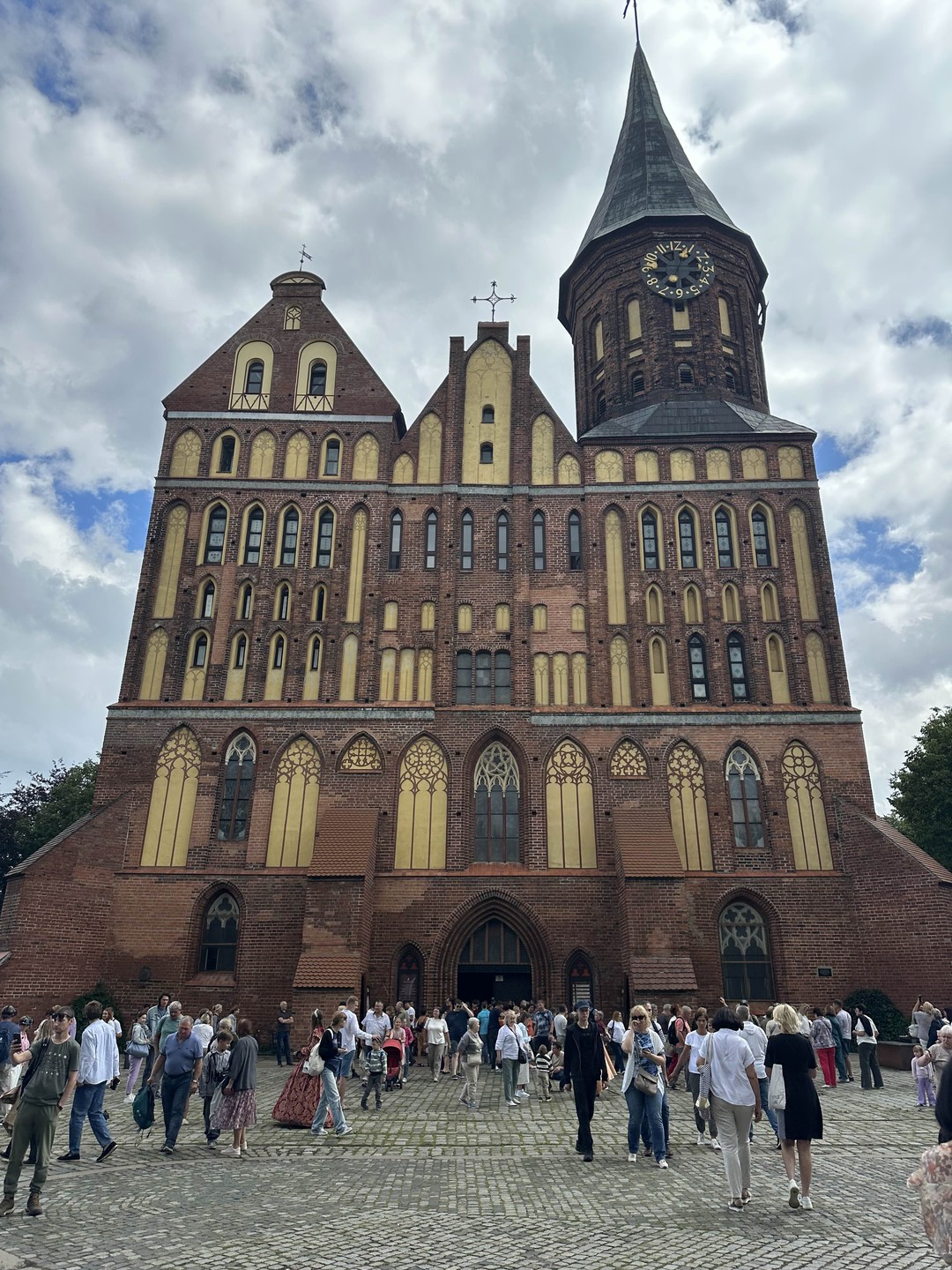 Обзорная экскурсия по Калининграду + речная прогулка на катере для желающих (Екатерина)
