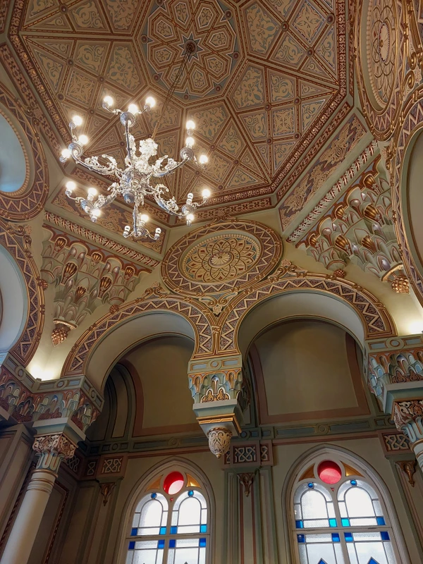 Экскурсия по петербургской синагоге с мастер-классом по скетчингу