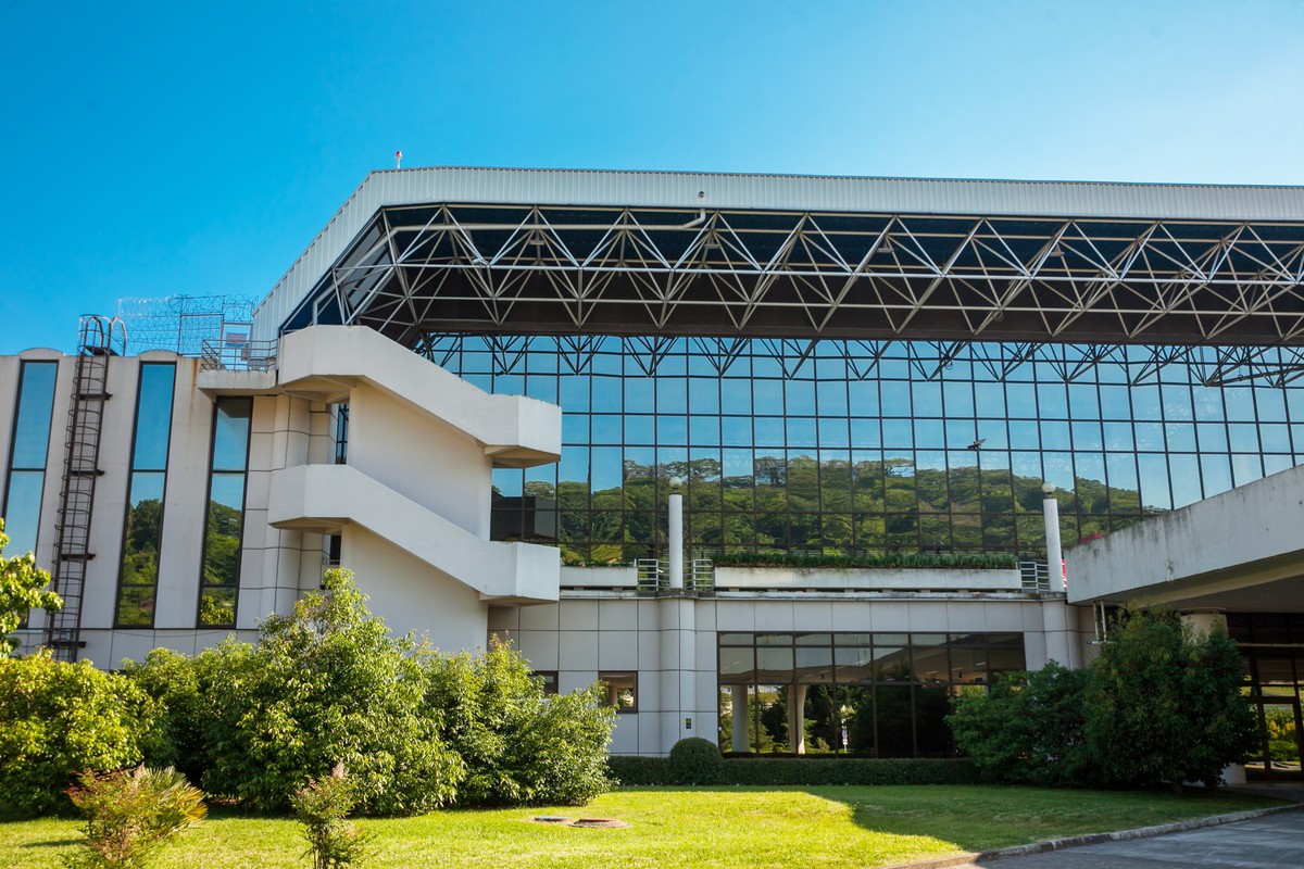 Трансфер из аэропорта в Сочи на автомобиле Mercedes-Benz E-Class (6/9)