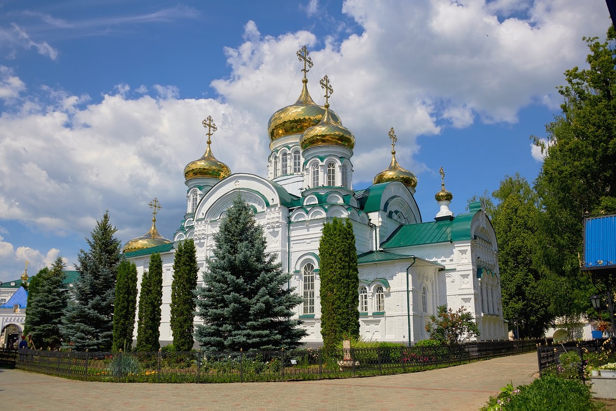 Главное изображение экскурсии - Заповедный Свияжск, Раифский монастырь и прогулка на теплоходе