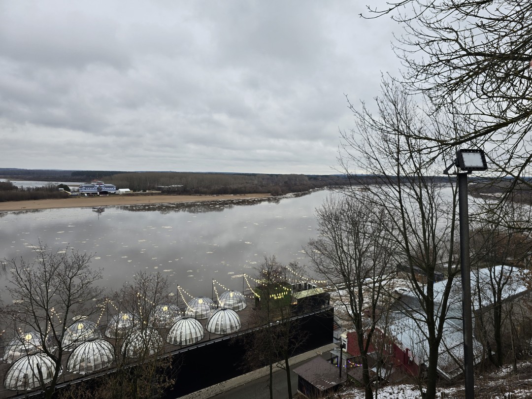 Очень, очень приятный молодой мужчина