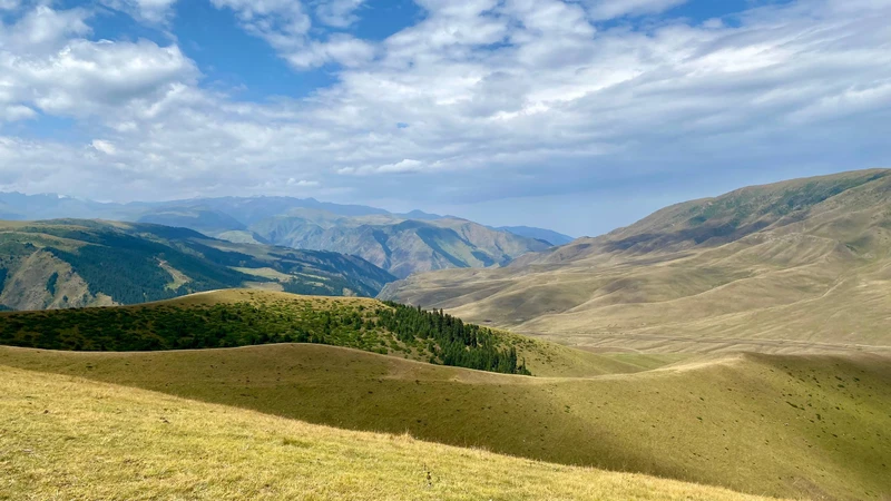Из Алматы в Заилийский Алатау: плато Асы, Иссык и Медвежий водопад