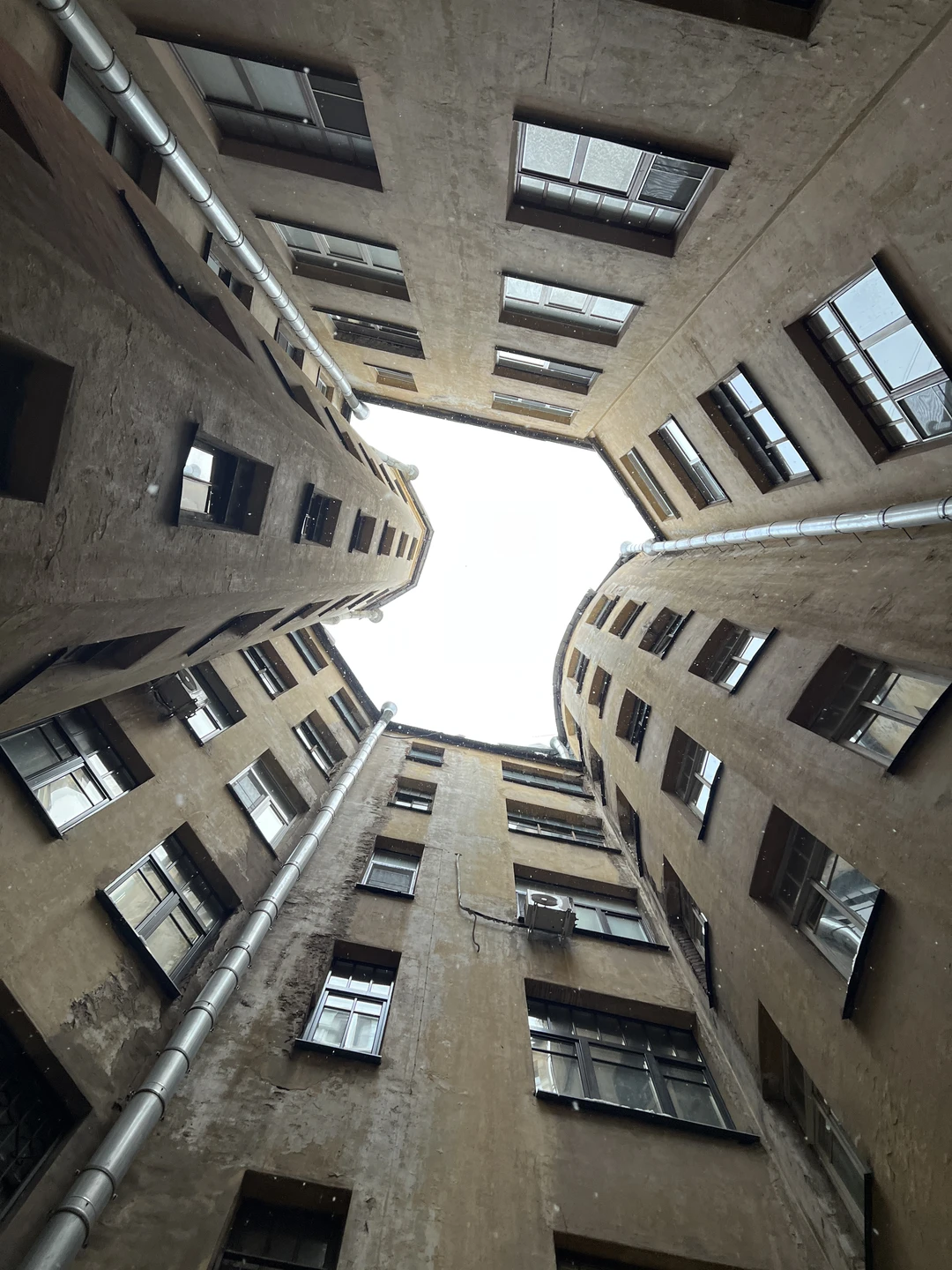 Секреты Петроградской стороны: дворы-колодцы, парадные и доходные дома (Юлия)