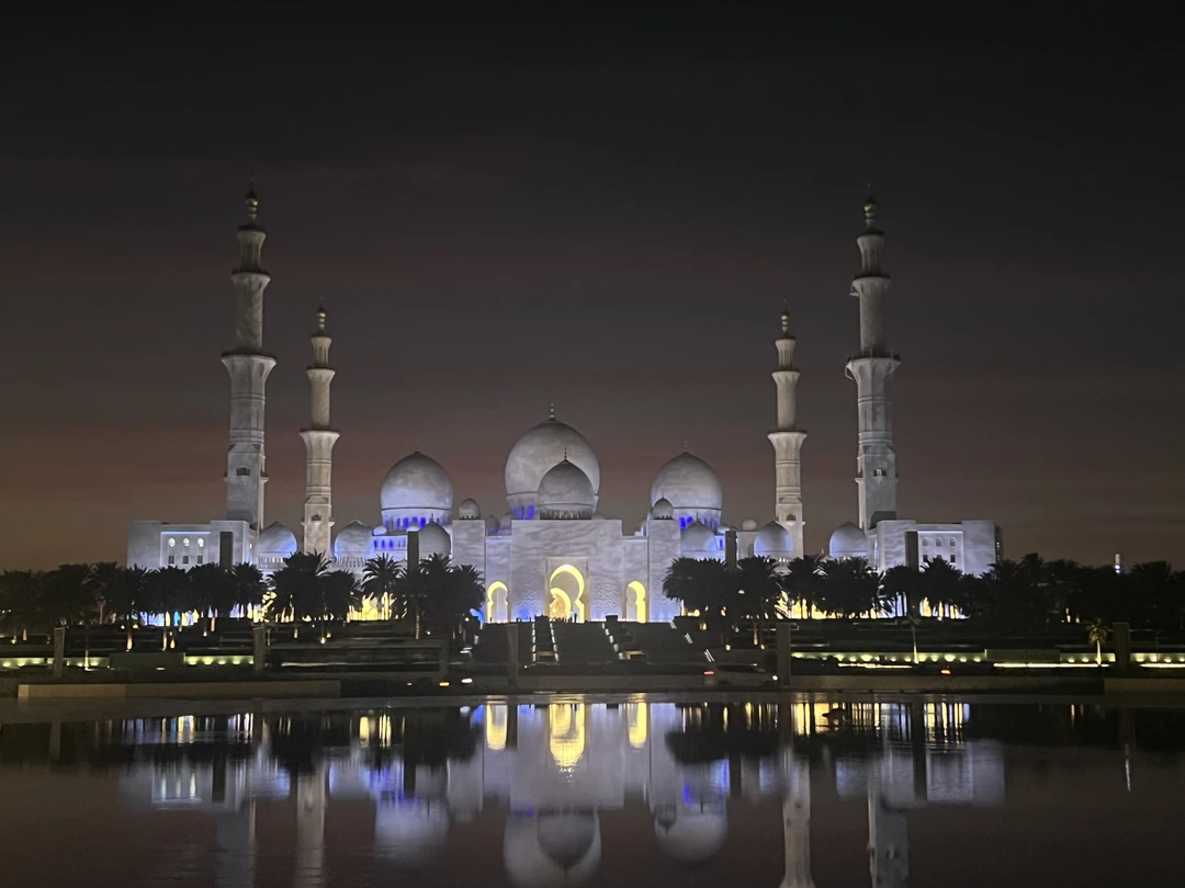 Абу-Даби в мини-группе с посещением Президентского дворца (Александр)