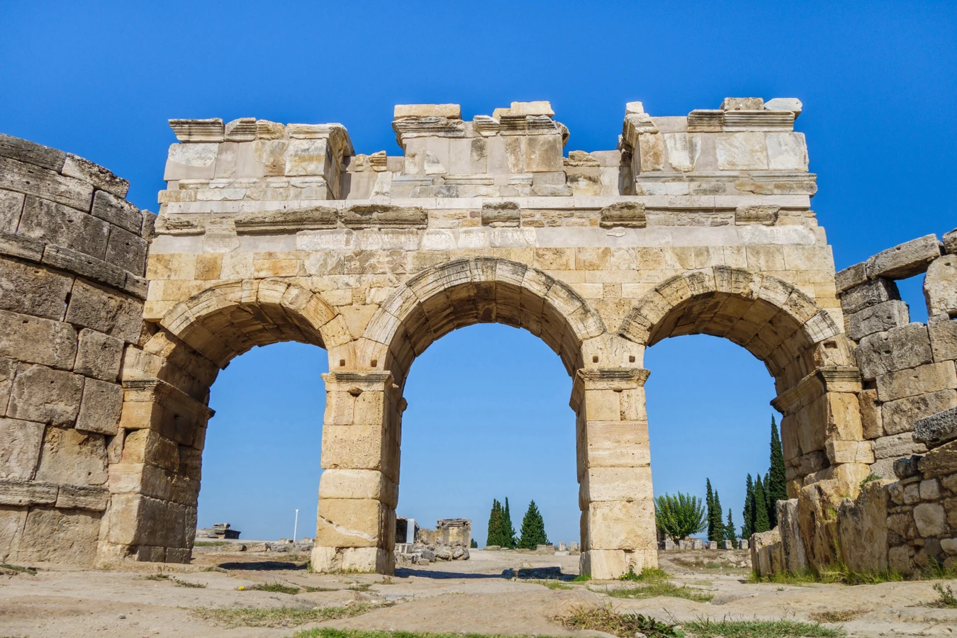 К травертинам Памуккале и озеру Салда — из Белека