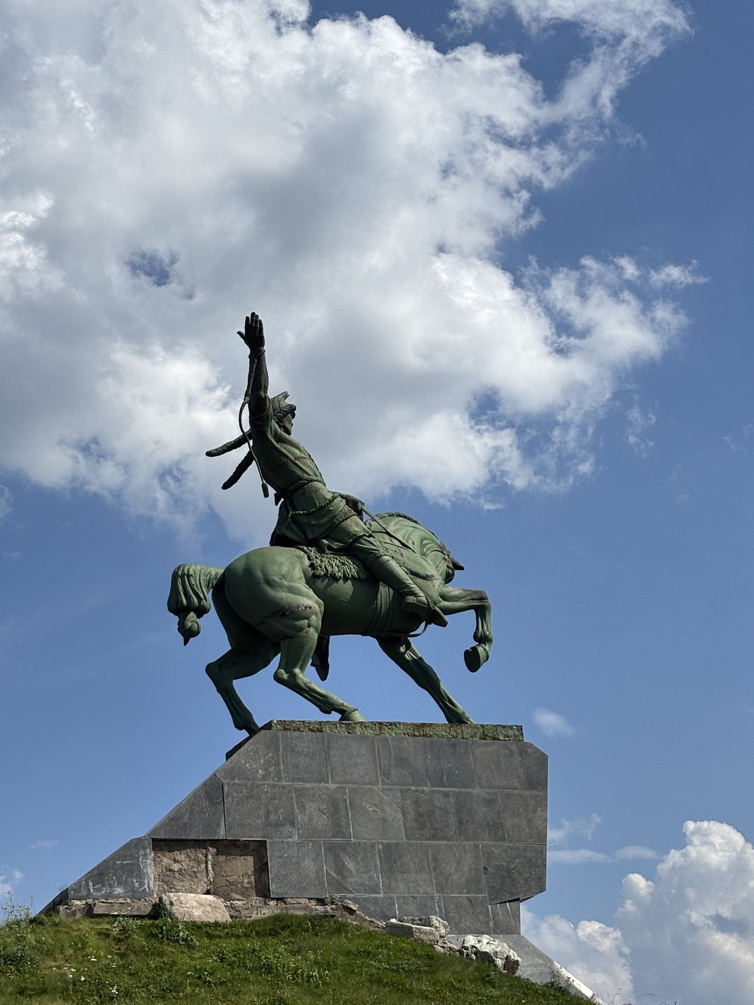 Посетили экскурсию, Уфа за 3 часа. Гид Диана - знаток своего дела!! Интересно преподносила информацию, даже
