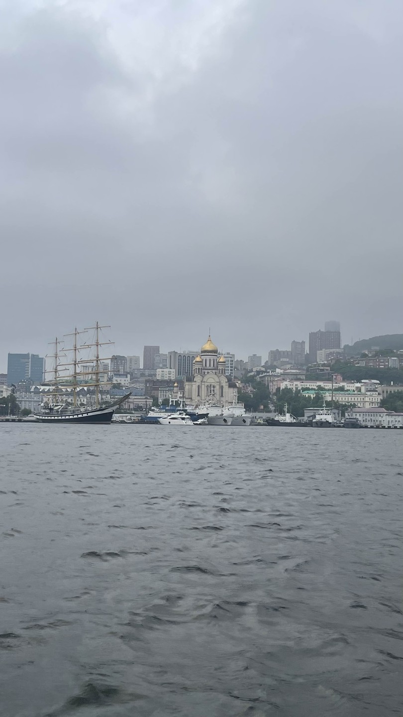 Рекомендую!! Нам не повезло с погодой, но экскурсия удалась! Интересно, динамично, доброжелательно