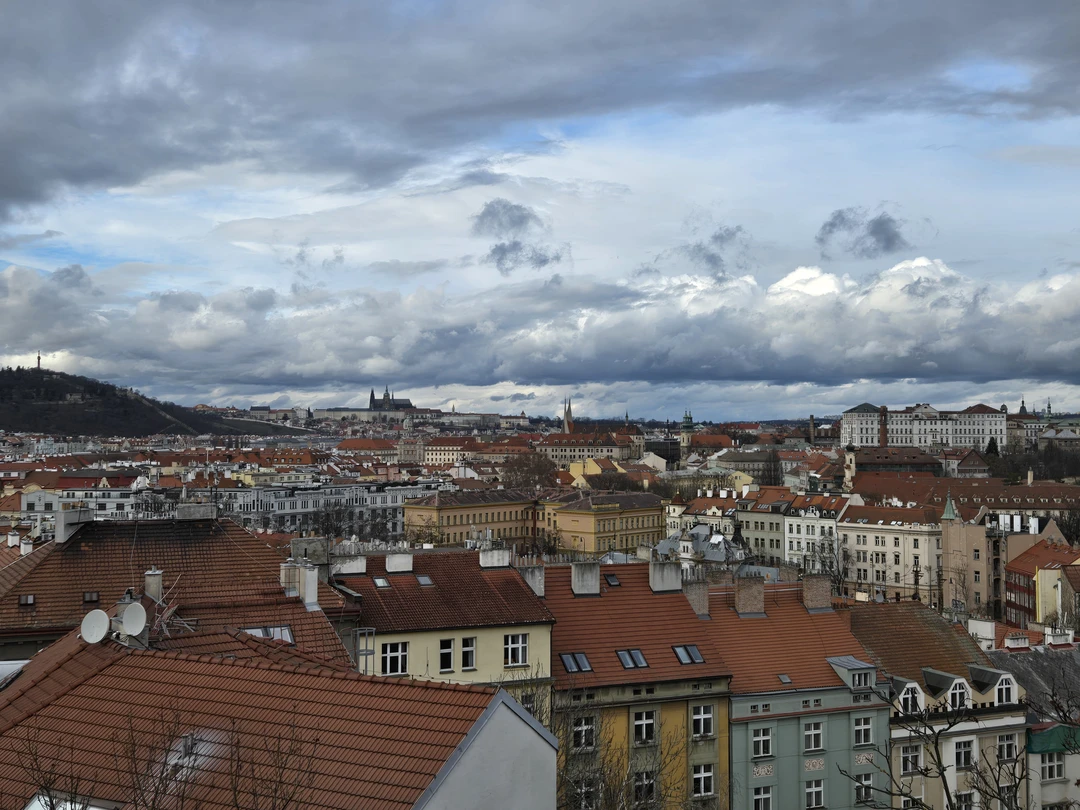 Ульяна замечательный экскурсовод, было интересно и познавательно, мы побывали и на левом и на правом берегу