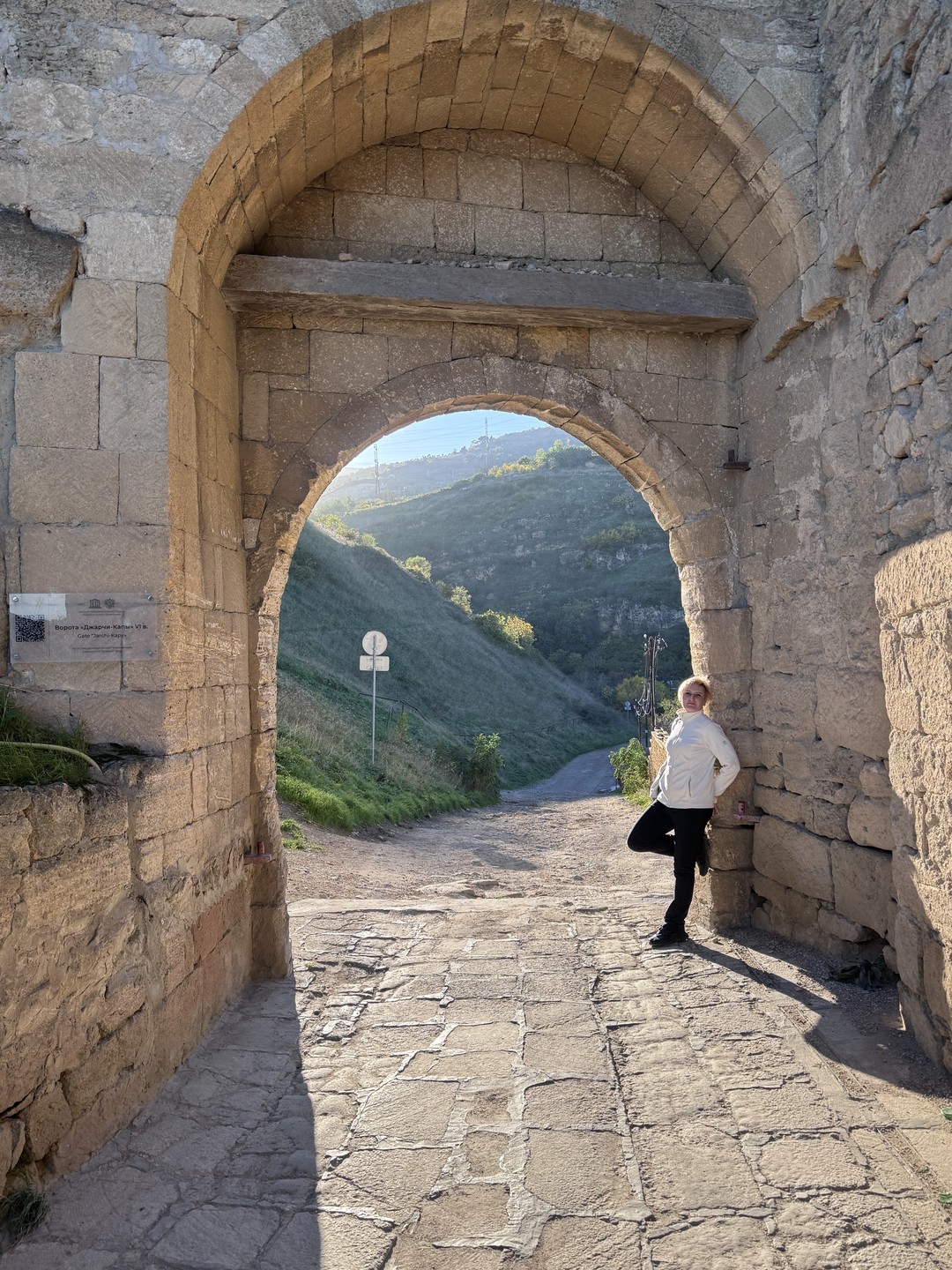 Огромное спасибо Эльмире за экскурсию по Старому городу и крепости Нарын-Кала. Никакие путеводители не заменят гида