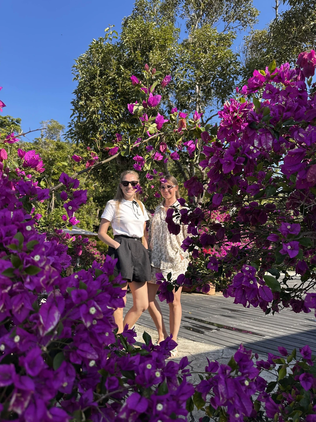 Недавно мы посетили парк Янода с нашим гидом Борисом, и это был просто незабываемый опыт! С