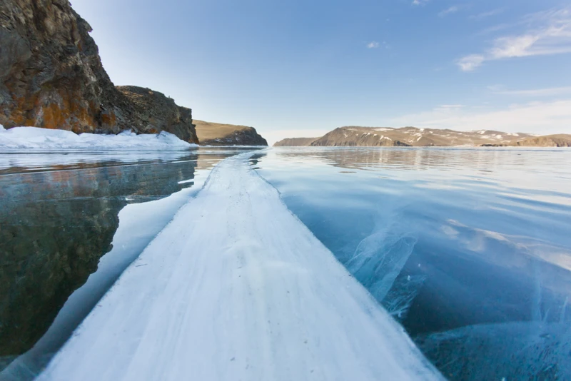 От Листвянки до острова Ольхон: места силы и магия льда