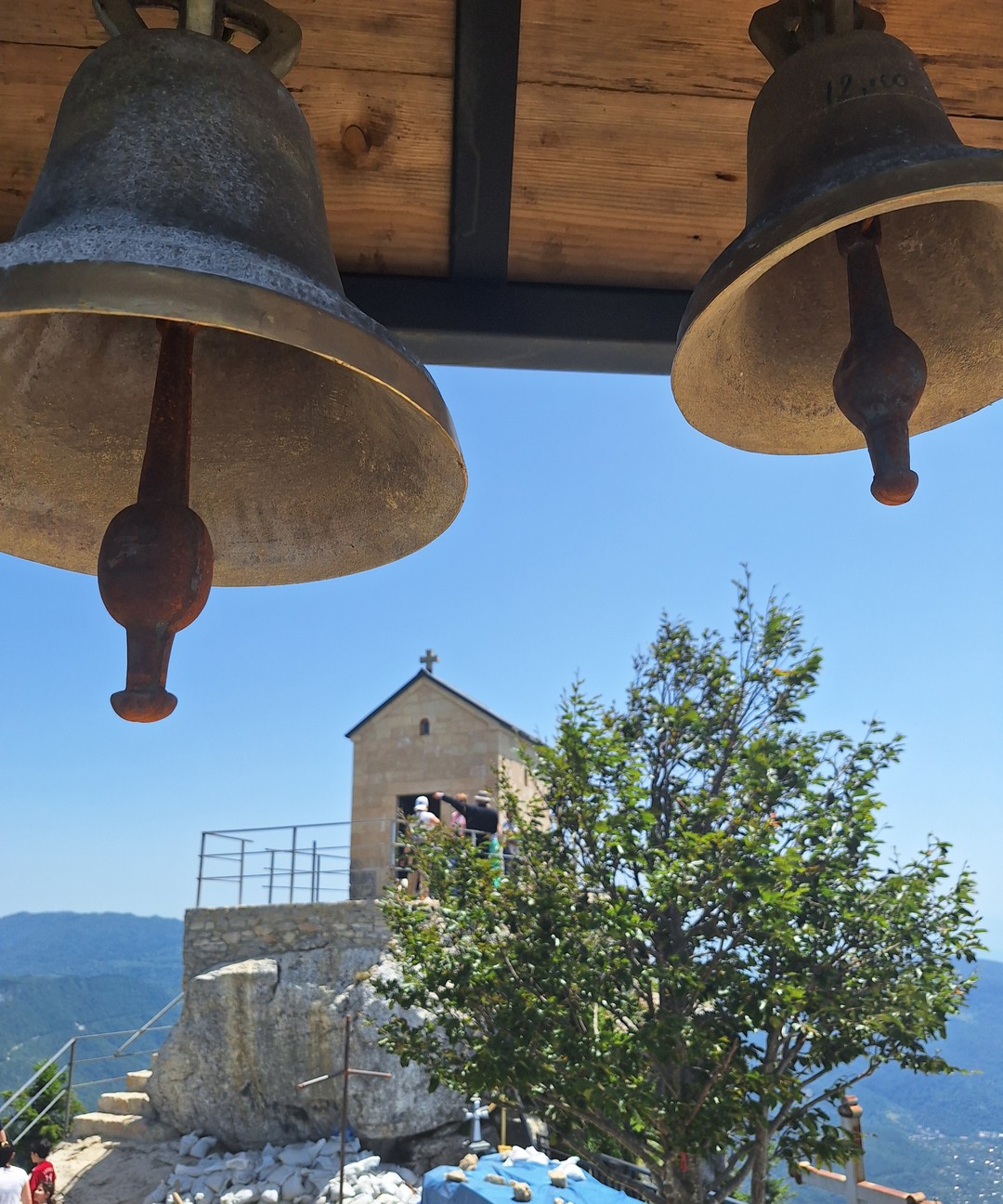 Выражаю Эдуарду огромную признательность за прекрасного гида и водителя Гочу! Мы провели удивительный день в регионе