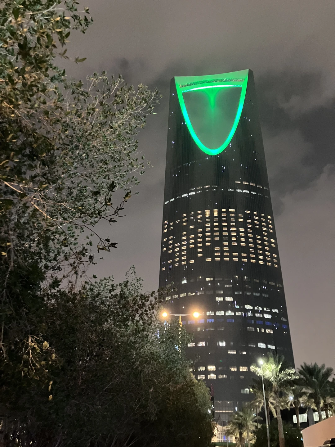 Спасибо большое Али за прекрасно проведенное время. Очень интеллигентный и образованный человек. Было приятно пообщаться. Масса