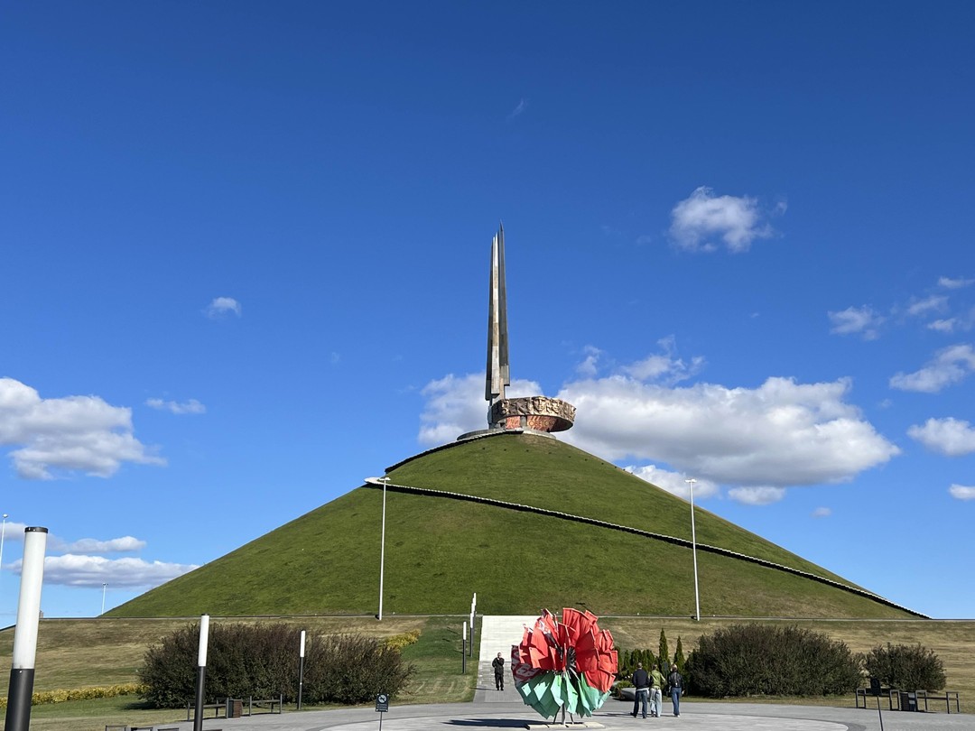 Большое спасибо за экскурсию. Анатолий, прекрасный экскурсовод и собеседник