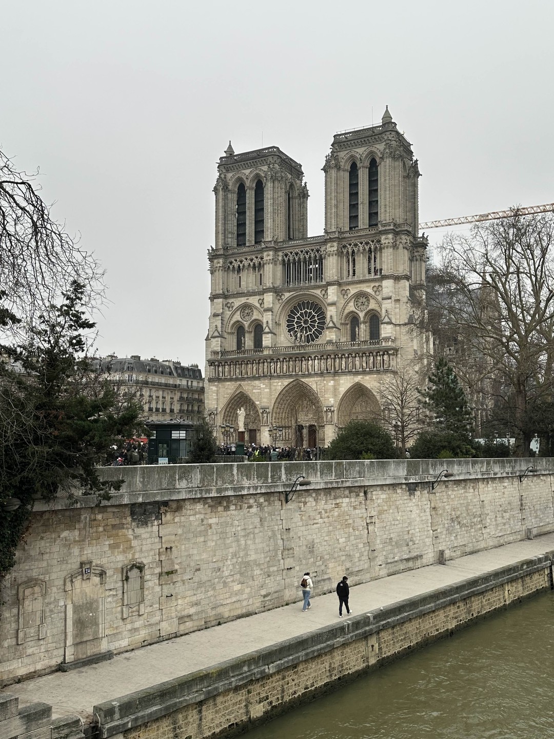 Хочу сказать огромное спасибо замечательной Аннемари за чудесную экскурсию по центру Парижа! Ее умение интересно и