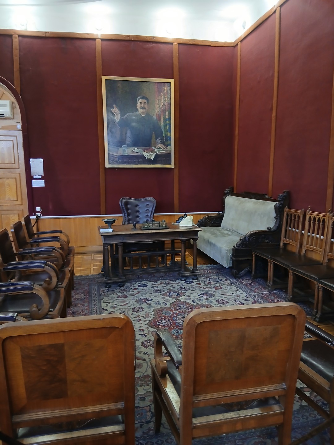 Очень хороший маршрут! Нам очень повезло с гидом Михаилом! Очень знающий, с юмором человек. На все