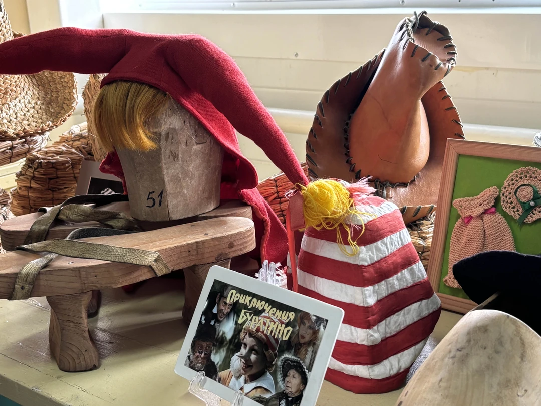 По киностудии с работником «Беларусьфильма» - в Минске (Любовь)