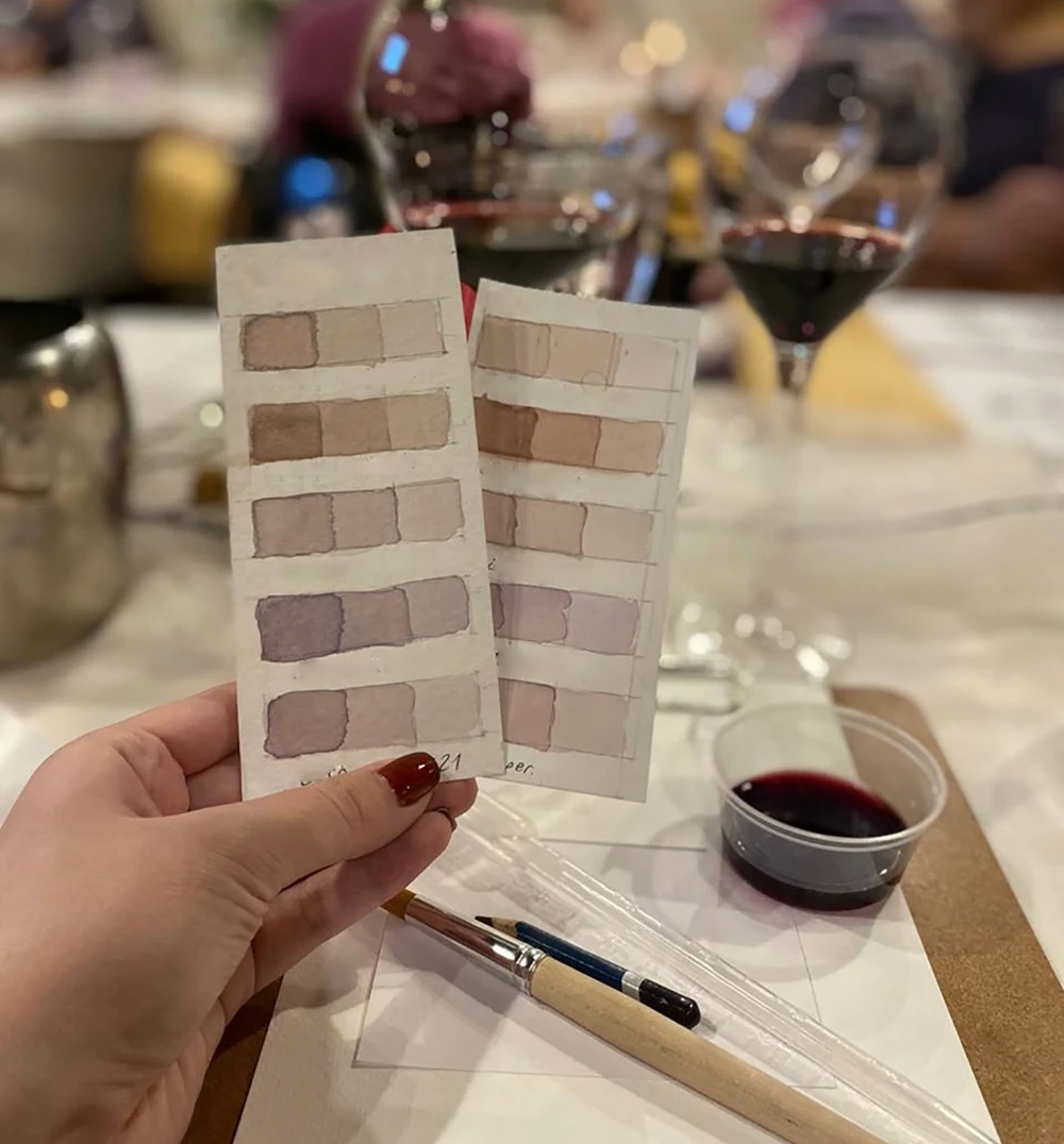 Рисование вином: мастер-класс от художника (18+) (5/11)