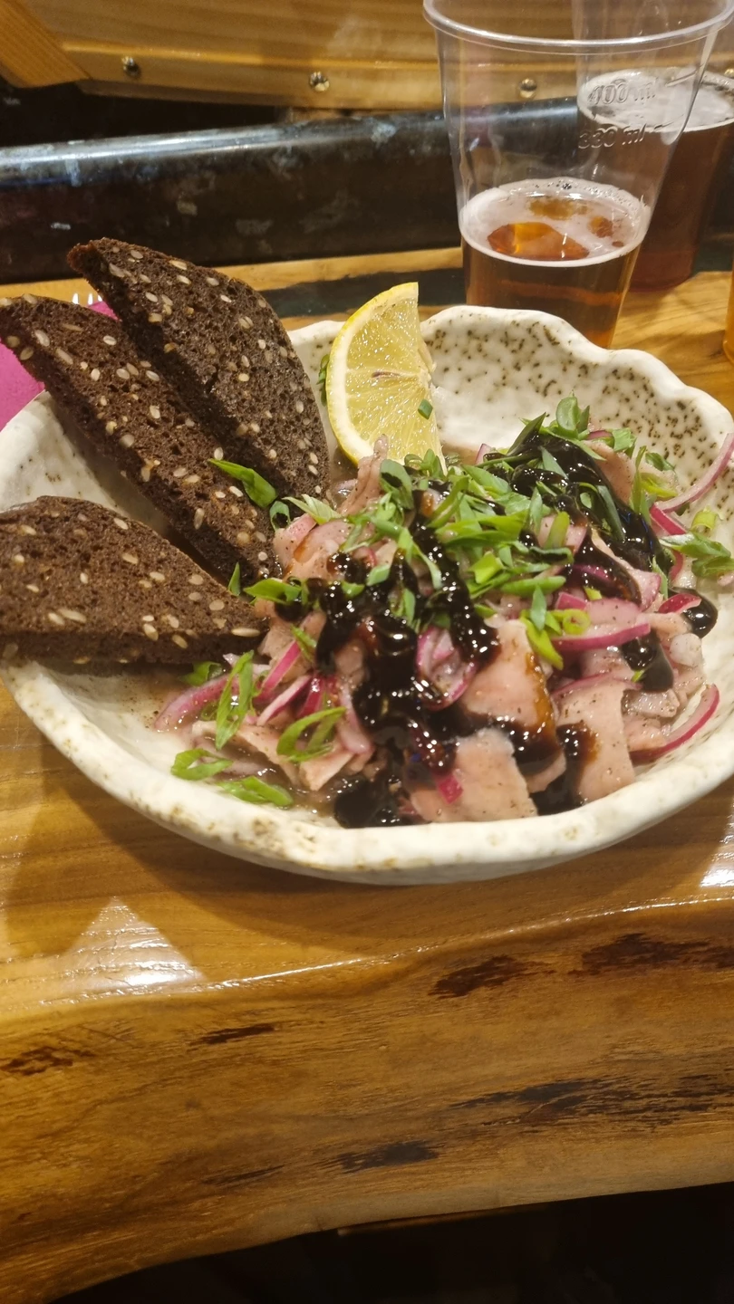 Началась экскурсия вовремя. Очень комфортабельный и просторный микроавтобус