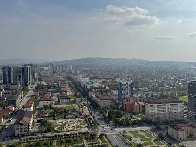 19 октября посетили город Грозный с Дмитрием. Мы оговорили очень нестандартную программу поездки, Дмитрий учел наши