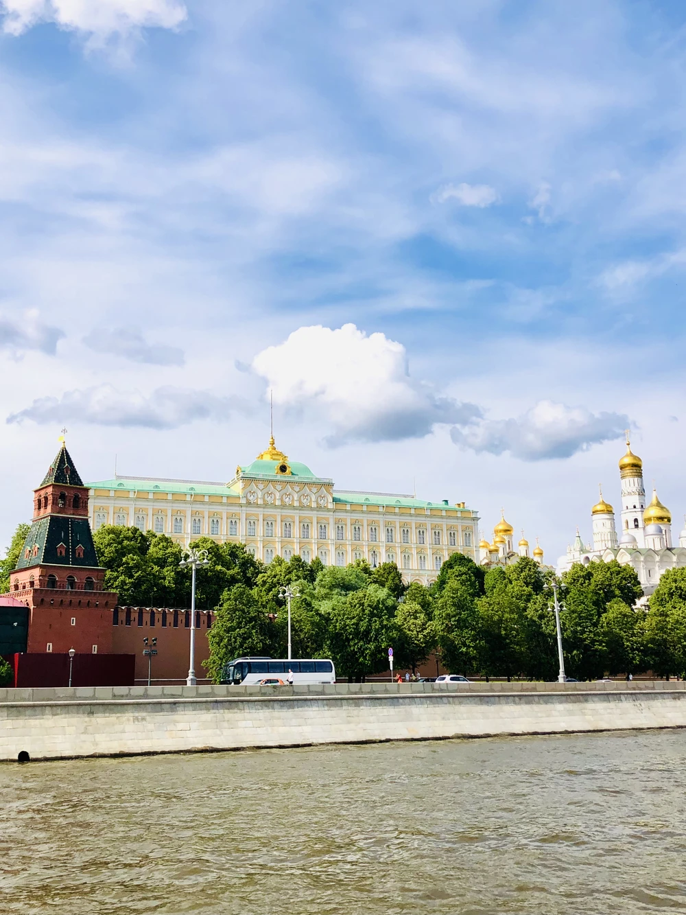 Экскурсия по Москве-реке на роскошном корабле (6/12)