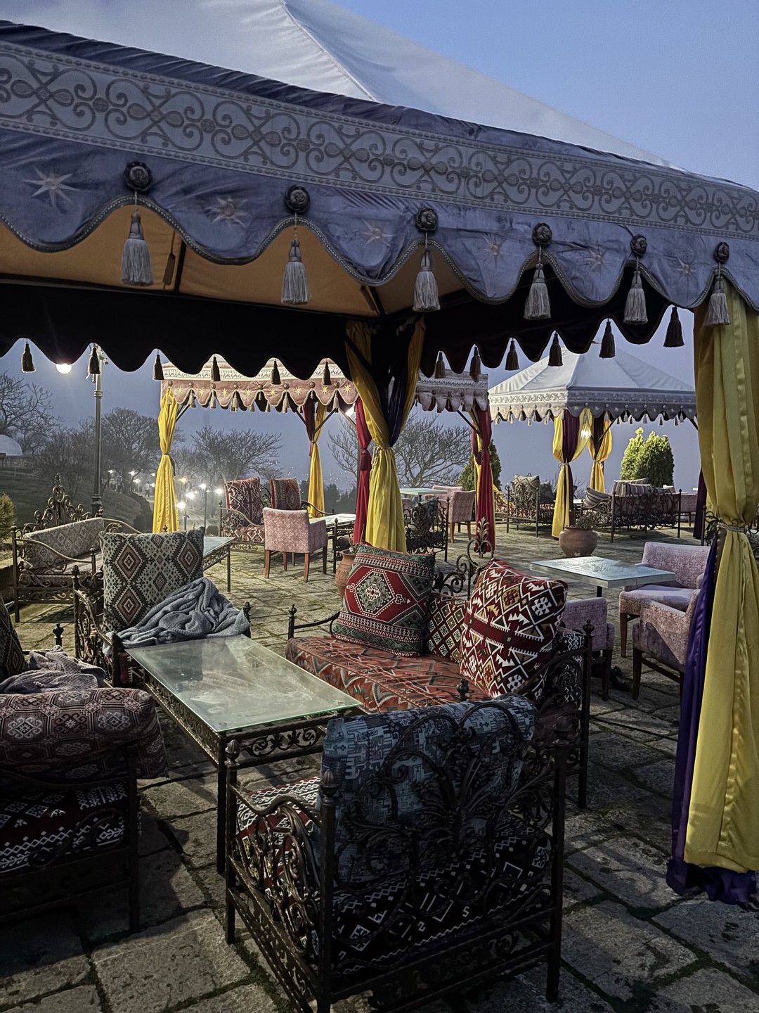 Невероятно крутая и интересная экскурсия, узнали много нового о культуре Дербента, о старинной крепости Нарын-кала, прогулялись