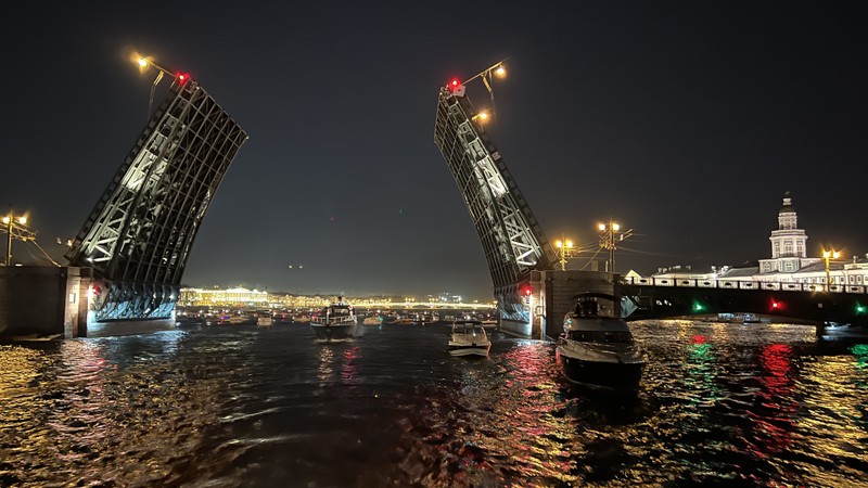 Фото к экскурсии Дискотека под разводными мостами