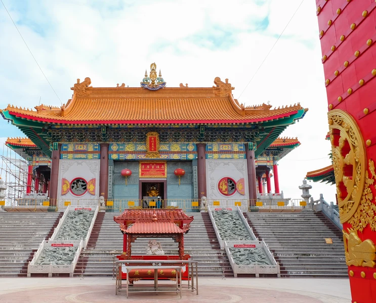 Храм Ват Мангкон Камалават