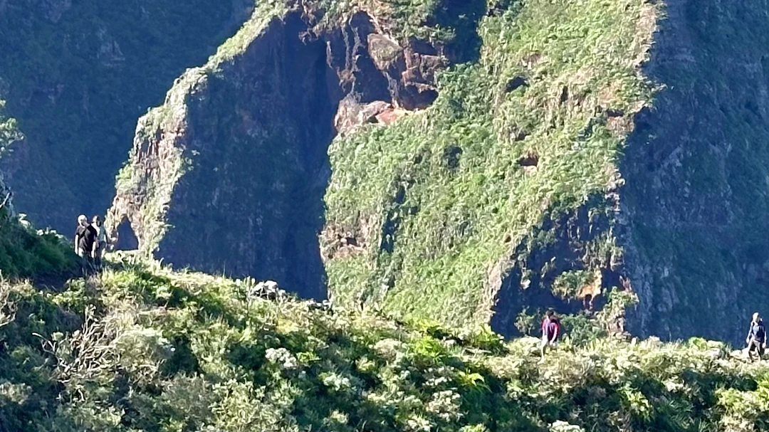 Отличный тур! Евгений — очень эрудированный и организованный гид. Он сумел объединить в одну группу совершенно