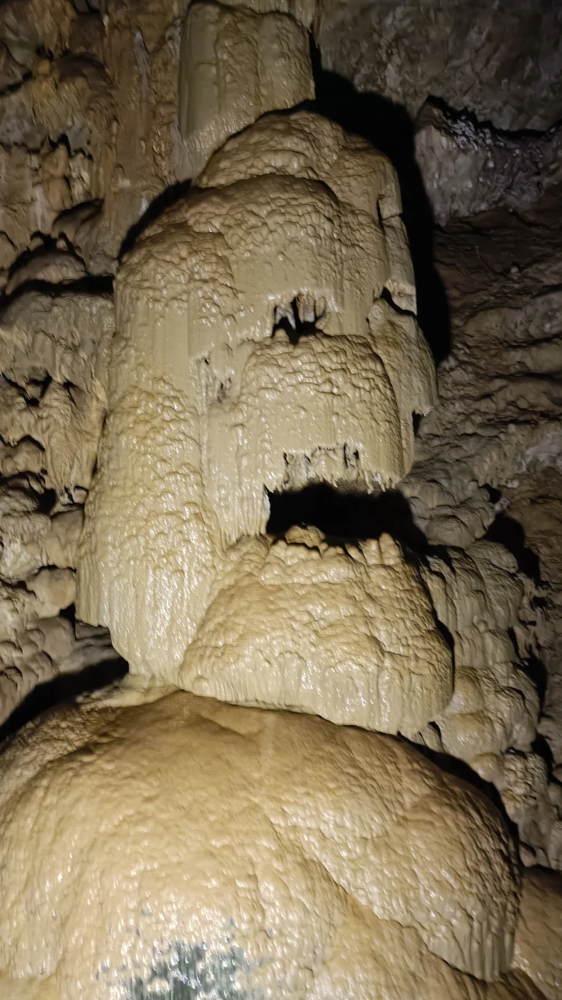 Нам очень понравилось путешествие с Евгением! Мы посетили все достопримечательности,которые запланировали. Очень сильное впечатление произвела пещера….