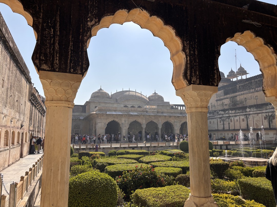 Вчера были на экскурсии по Джайпуру с нашим гидом Джаем – это было восхитительно!