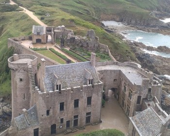 Пляжи, мыс Фреэль, форт Ла-Латт, маяк