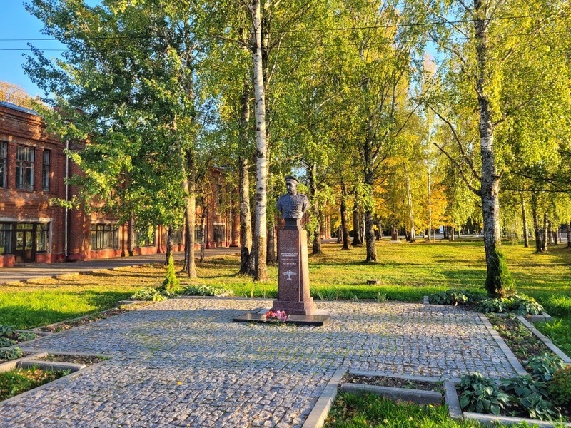 Вдоль по Гостинодворской улице