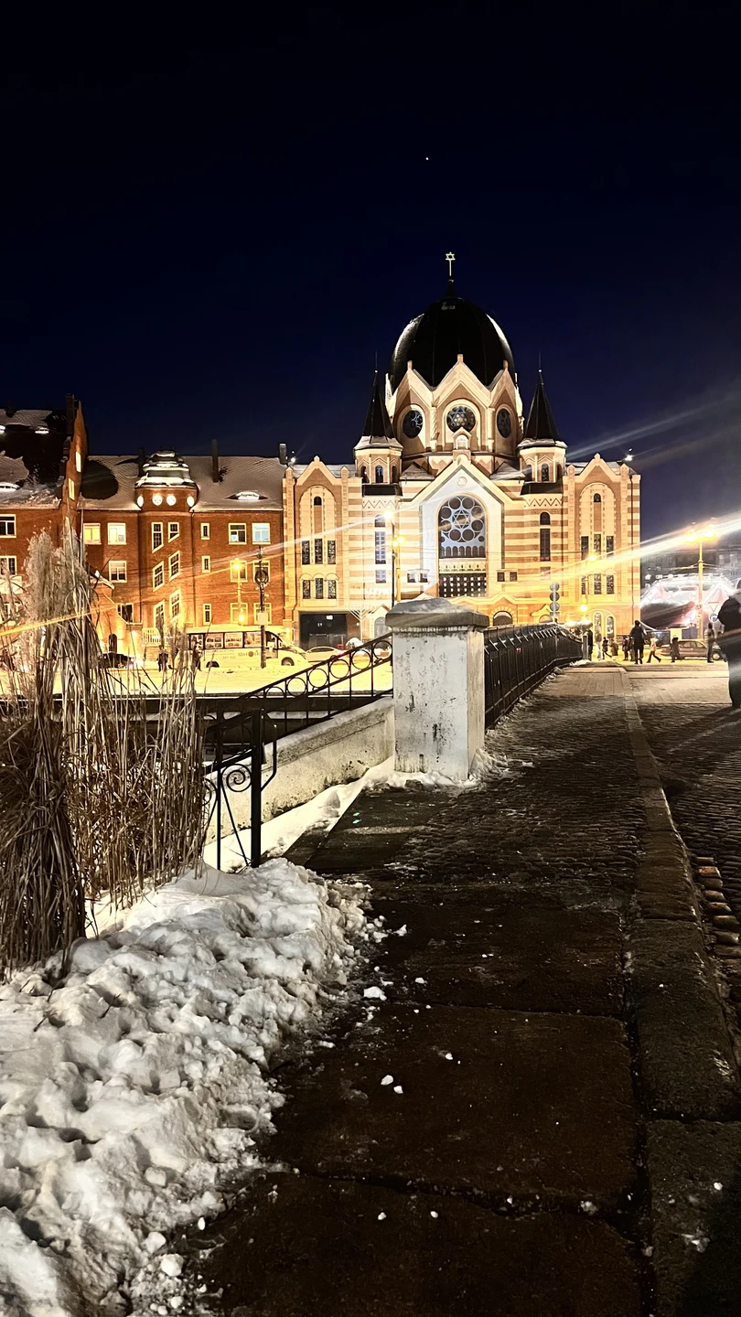 Путешествовали вчетвером с коллегами. К выбору гидов отнеслись с вниманием и особой ответственностью. Для ознакомления с