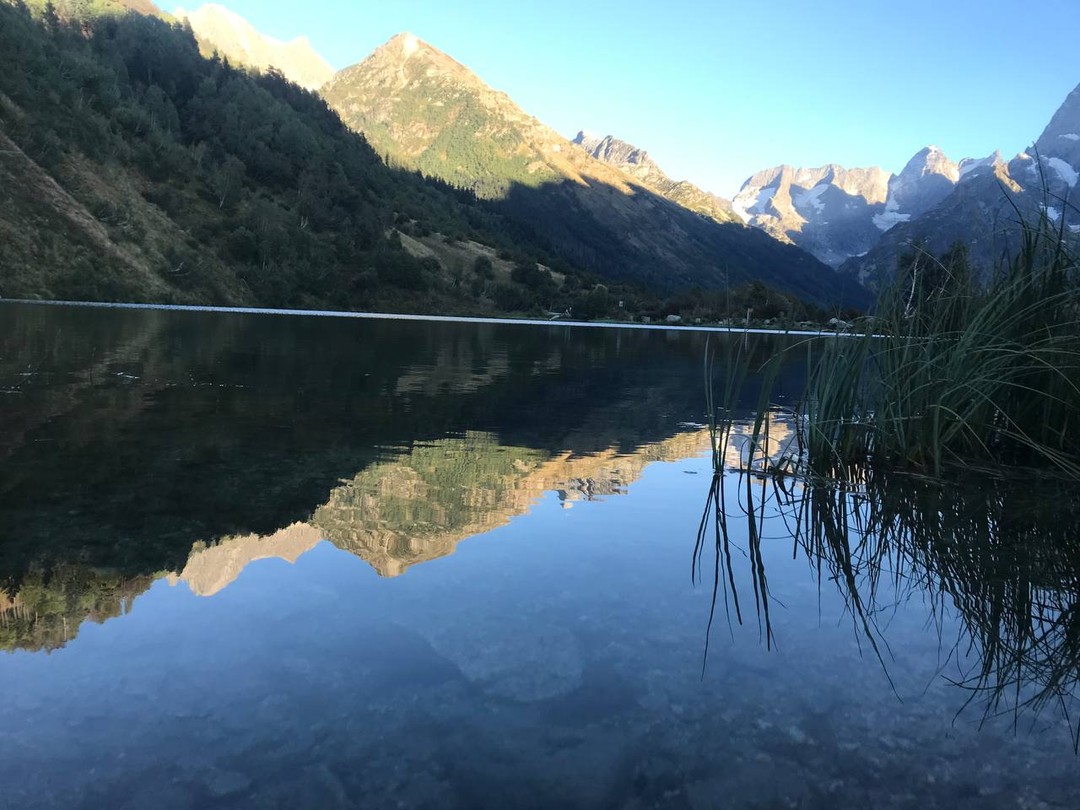 Нашим гидом был Роман. Он подготовил отличный маршрут, при этом много рассказывал об истории местных памятников