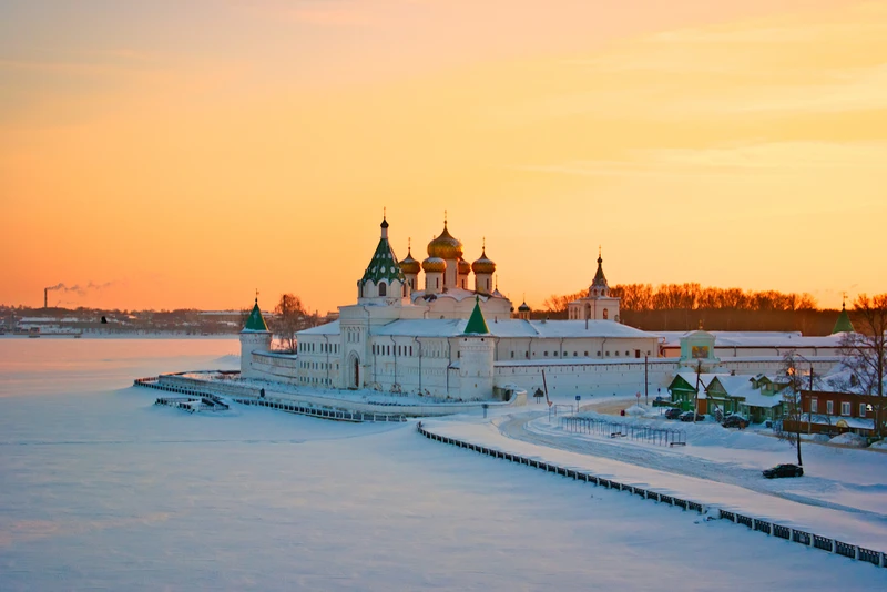 Из Москвы под стук колёс: всей семьёй на туристическом поезде в Великий Устюг и Кострому