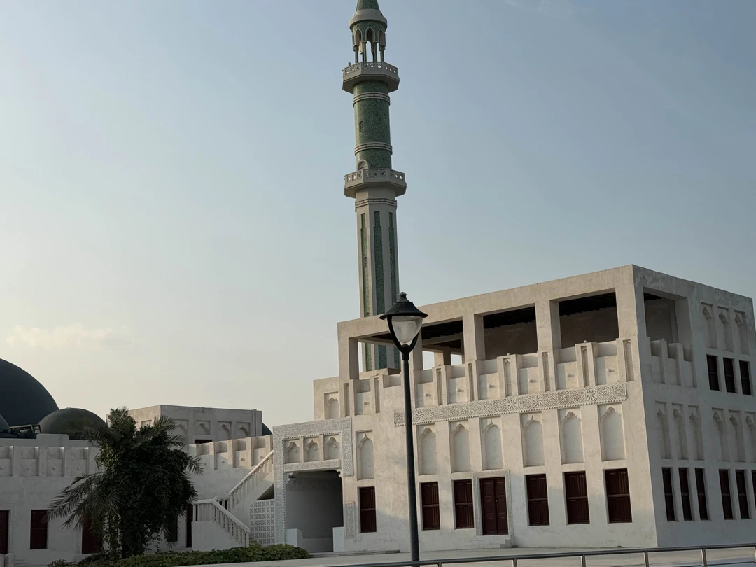 Очень понравилась экскурсия. Венера отличный рассказчик, водитель и собеседник. Атмосфера прекрасная. Всю экскурсию было ощущение, что