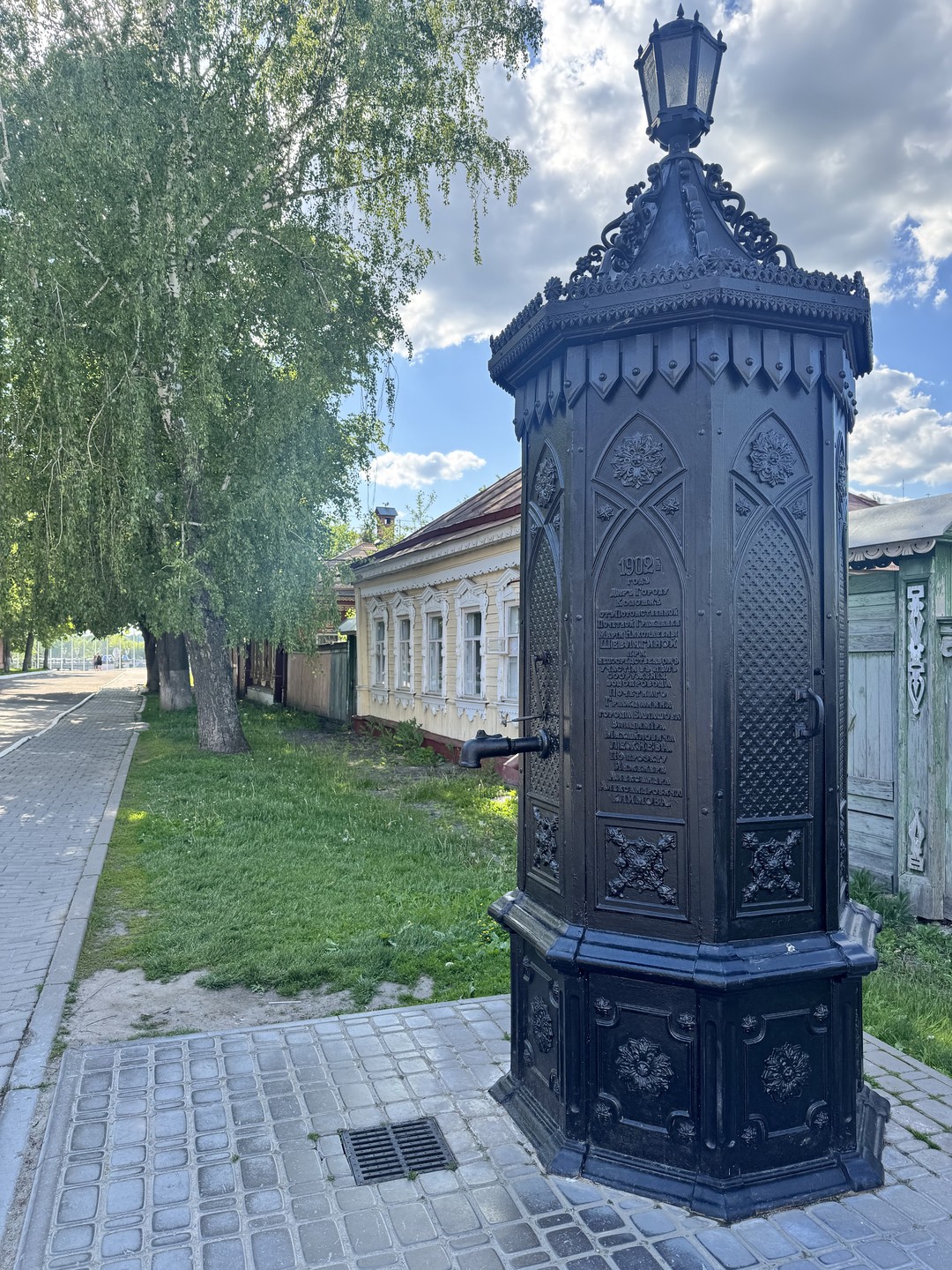 Спасибо Марии, квест очень интересный, дети и мы узнали много интересного. Прогулялись по главным локациям, гид