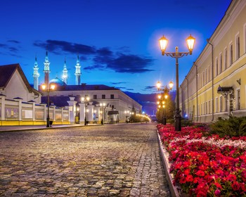 Казанский кремль, мастер-класс по арабской каллиграфии, экскурсия с VR-очками, вечерняя прогулка и рисование светом