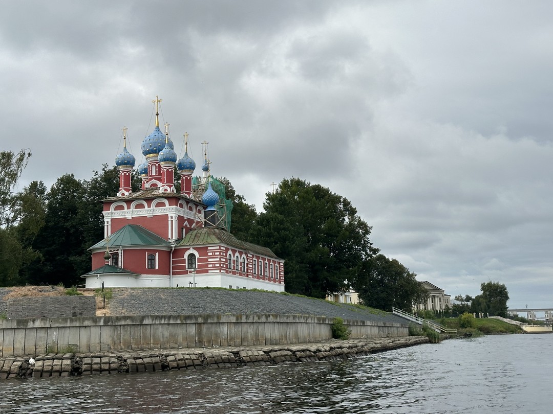 По волжской глади вдоль Углича, или Венеция рядом (Марина)