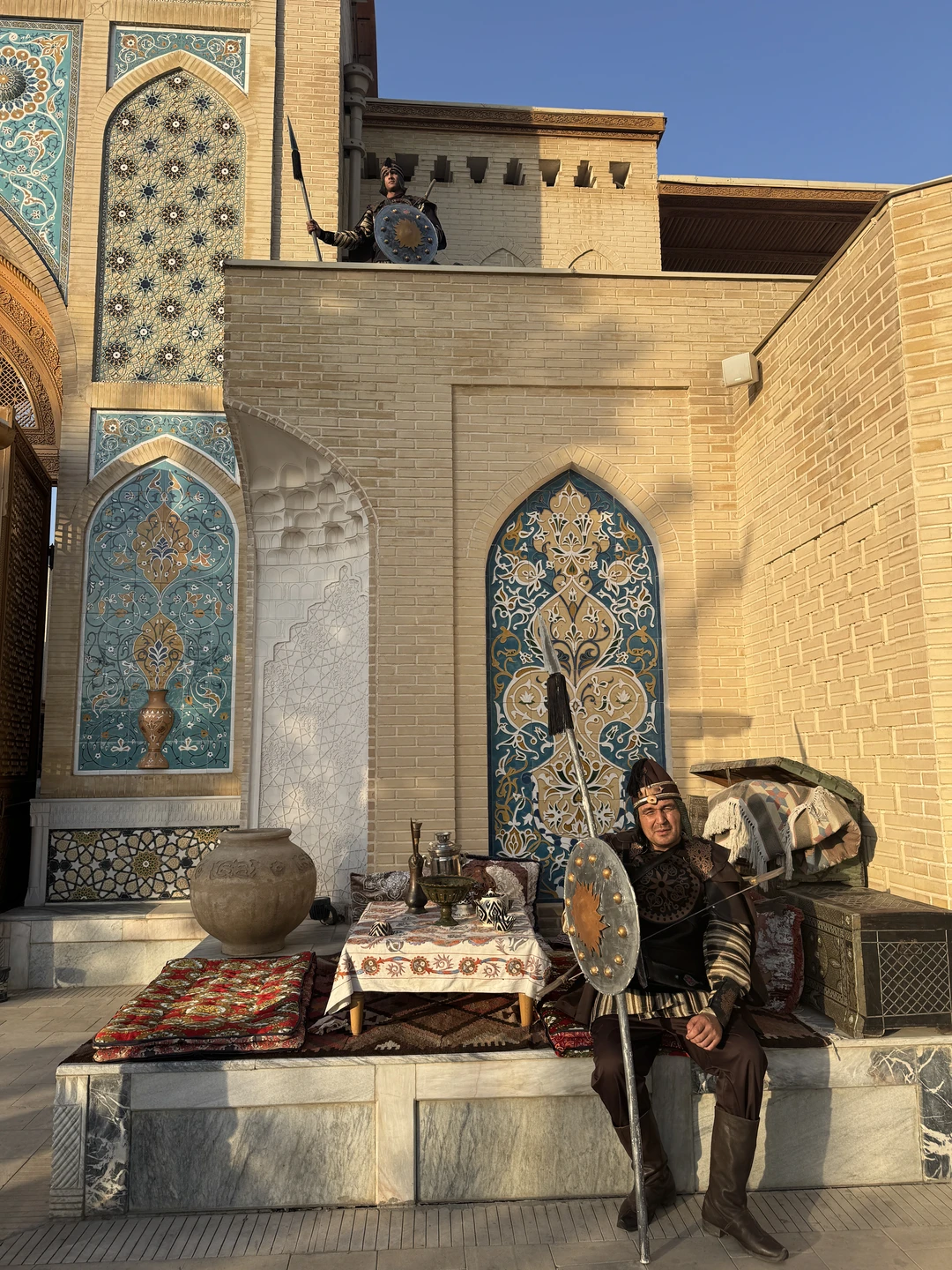 Выражаю огромный респект гиду Джамшеду за знакомство с Самаркандом! 👏 Ни одного сбоя по времени, ответил