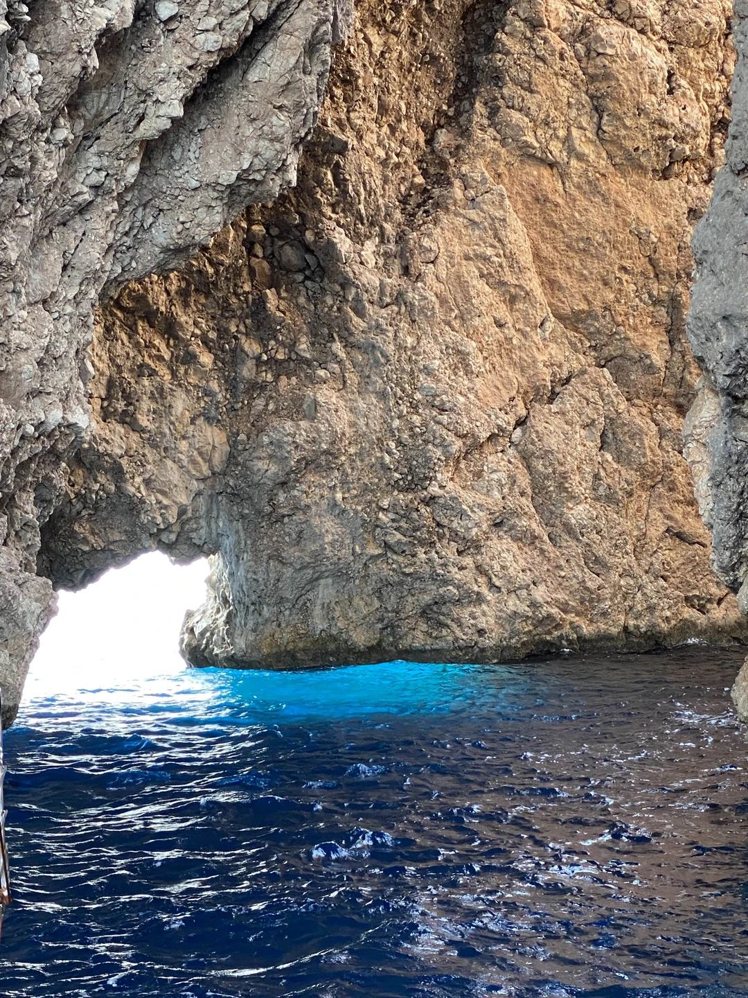 Экскурсия прекрасна! Трансфер вовремя на комфортабельном автобусе. Быстрая посадка на корабли, 2 остановки на красивейших пляжах