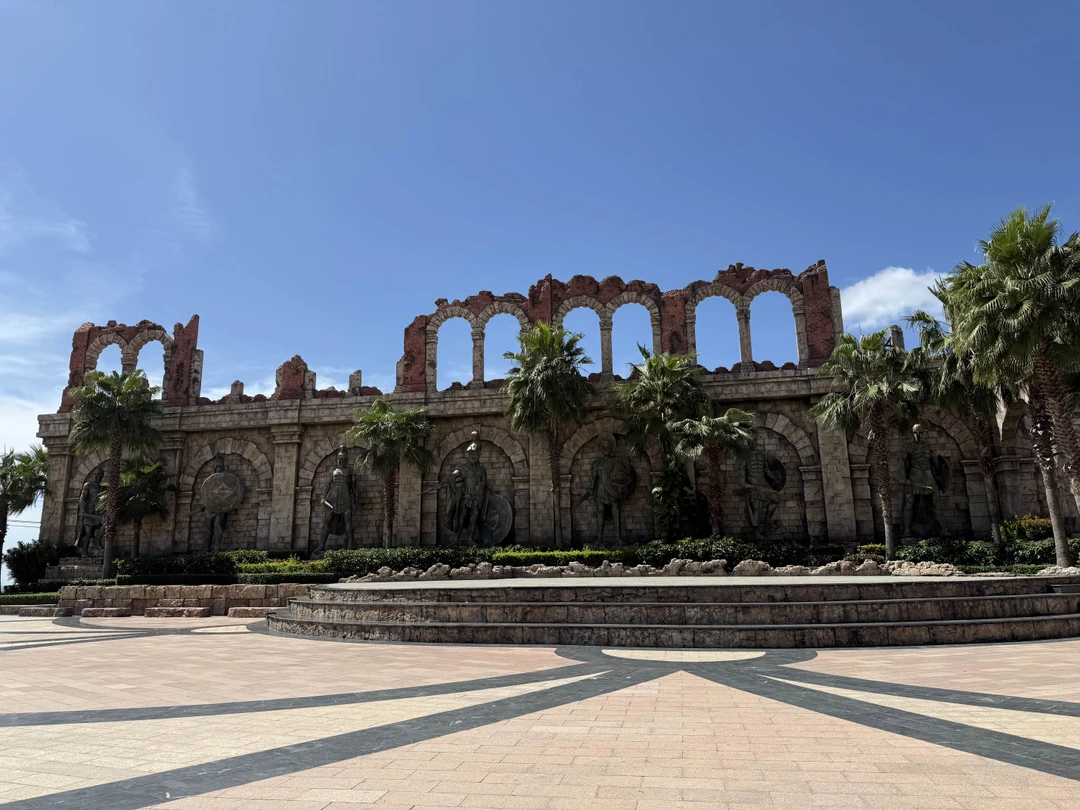 Наша небольшая компания из 6 человек осталась очень довольна экскурсией на Фукуок, которую провел для нас