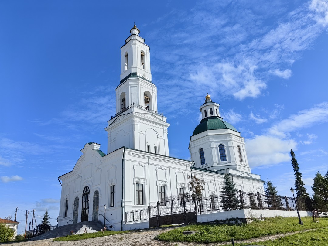 Честно говоря это была не экскурсия, а просто трансфер. Молча ехали час из Екатеринбурга до Сысерти.