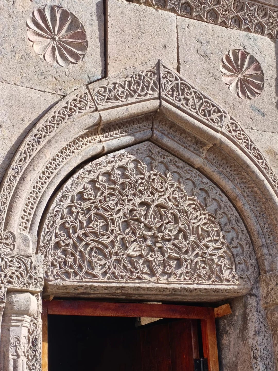 Поездка на север Армении была очень приятной и познавательной. Экскурсовод Асмик интересно рассказывала о истории и