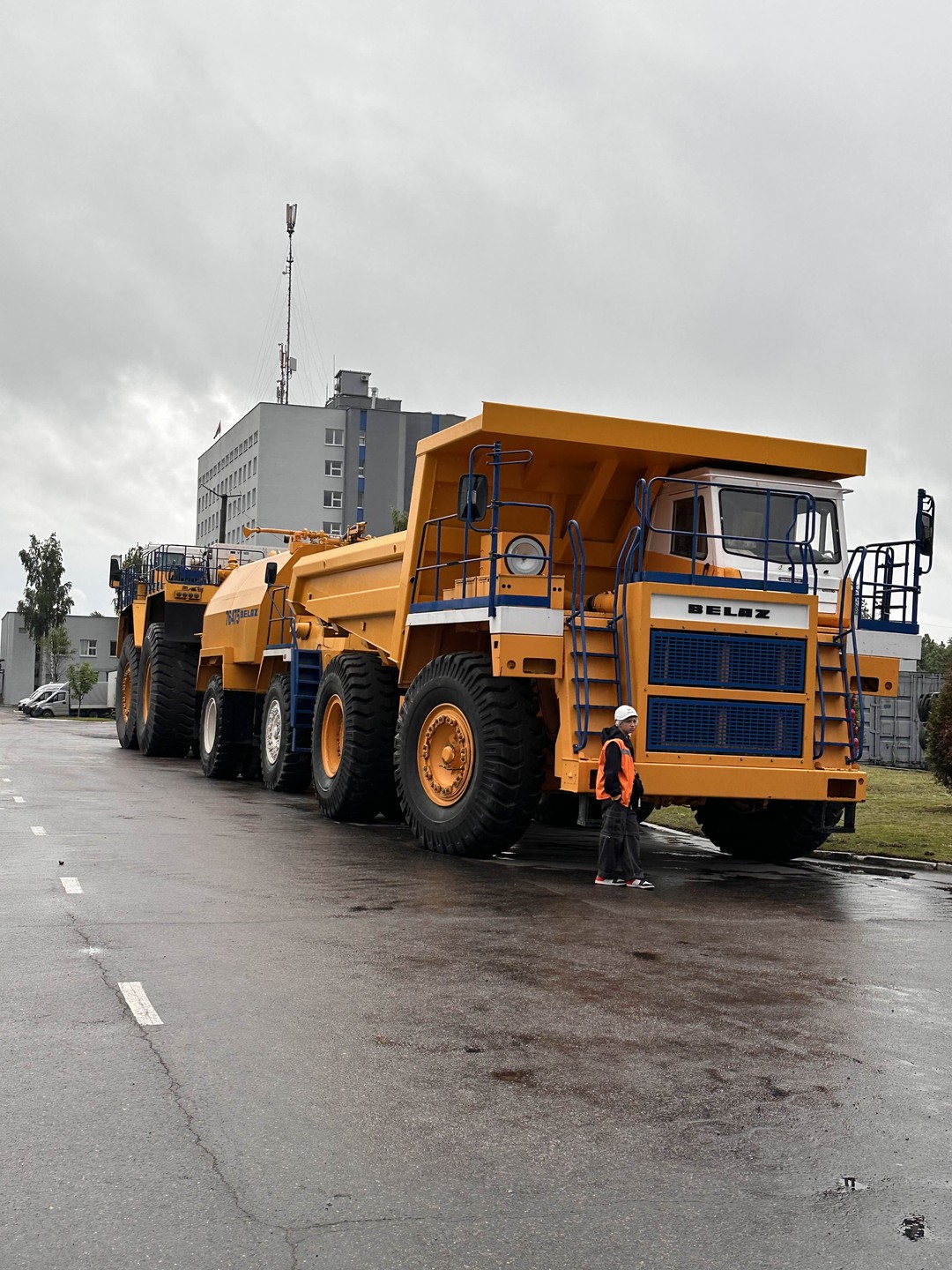 Групповая автобусная экскурсия на БелАЗ (Екатерина)
